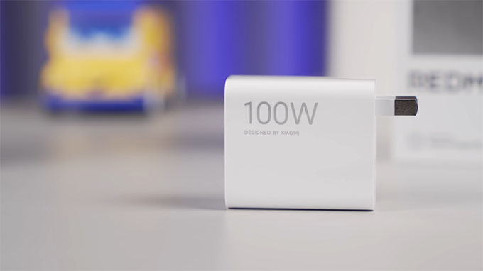 Pin 9000mAh và sạc nhanh 100W