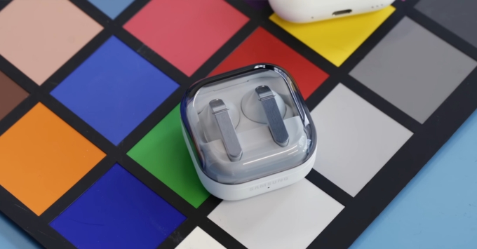 Tai nghe Samsung Galaxy Buds 4 Pro thiết kế nhỏ gọn cao cấp