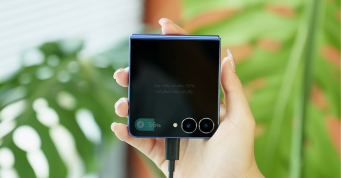Thời lượng pin Samsung Galaxy Z Flip7 phù hợp cho công việc và giải trí