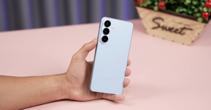 Nên mua Samsung Galaxy S26 Plus nếu bạn Yêu cầu hiệu năng đỉnh cao từ chip Exynos 2600, Đam mê nhiếp ảnh di động