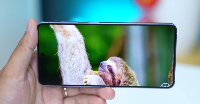 Màn hình Samsung Galaxy S26 Dynamic AMOLED 2X sắc nét, tần số quét 120Hz mượt mà