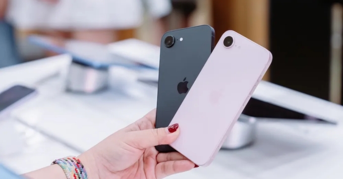 iPhone 17e thiết kế nguyên khối cao cấp với khung nhôm, mặt lưng kính cường lực, kiểu dáng mỏng nhẹ tinh tế