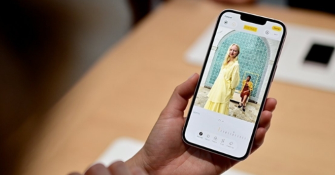 Màn hình iPhone 17e 6.1 inch OLED Super Retina XDR, độ phân giải cao, hiển thị sắc nét và màu sắc chân thực