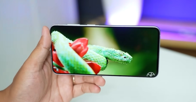 Màn hình Samsung Galaxy A57 6.7 inch AMOLED, độ phân giải Full HD+, tần số quét 120Hz hiển thị mượt mà