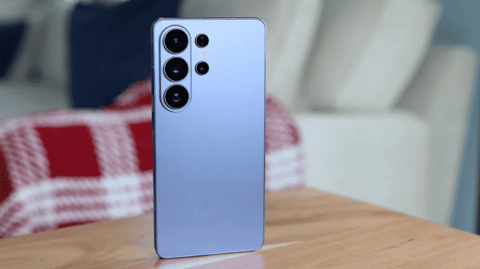 Thiết kế Galaxy S26 Ultra từ  titan phẳng sang trọng