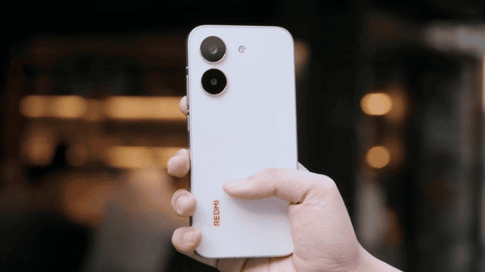 Thiết kế góc cạnh hiện đại, sang trọng của Redmi Turbo 5 Max