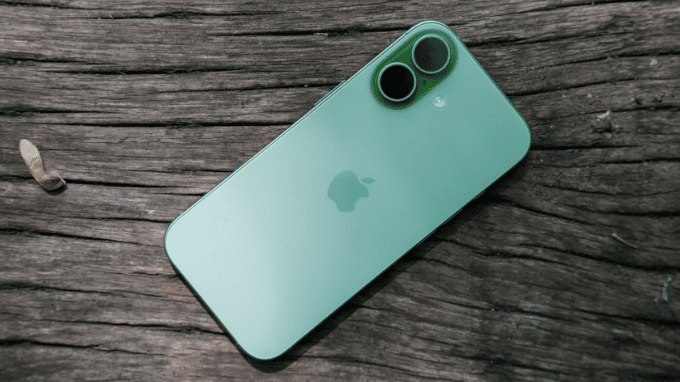 Thiết kế iPhone 17 nhỏ gọn, cầm nắm rất dễ chịu