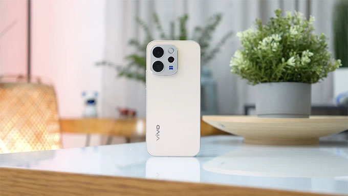 Thay đổi dễ nhận thấy nhất trên Vivo V70 chính là ngôn ngữ thiết kế