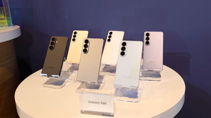 Nên chọn mua Xiaomi 17 hay Samsung Galaxy S26