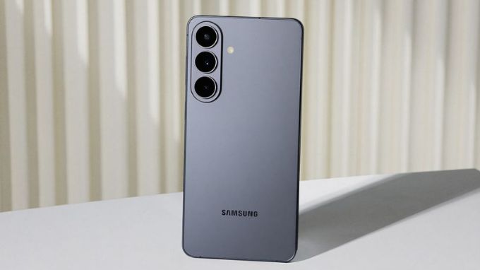 hệ điều hành của Xiaomi 17 và Samsung Galaxy S26