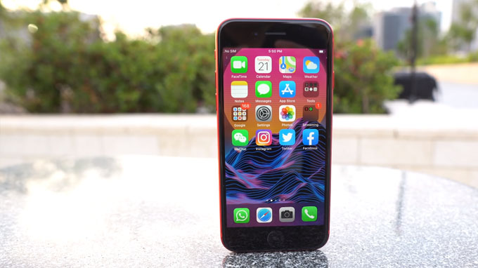 Màn hình iPhone SE 2020 128GB cũ có kích thước 4.7 inch