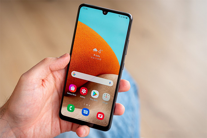 Điện thoại sử dụng tấm nền Super AMOLED 6.4 inch