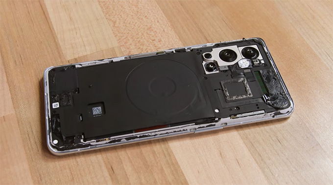 'Mổ bụng' OnePlus 9 Pro khám phá nội thất bên trong cùng iFixit