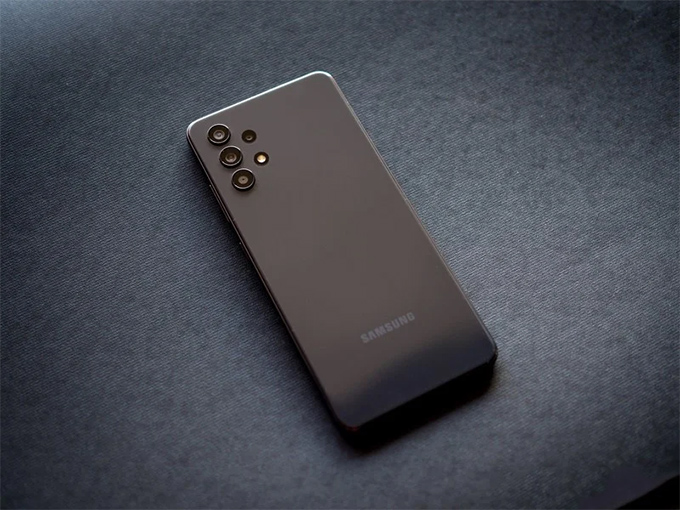 Thiết kế sành điệu, màn hình sắc nét