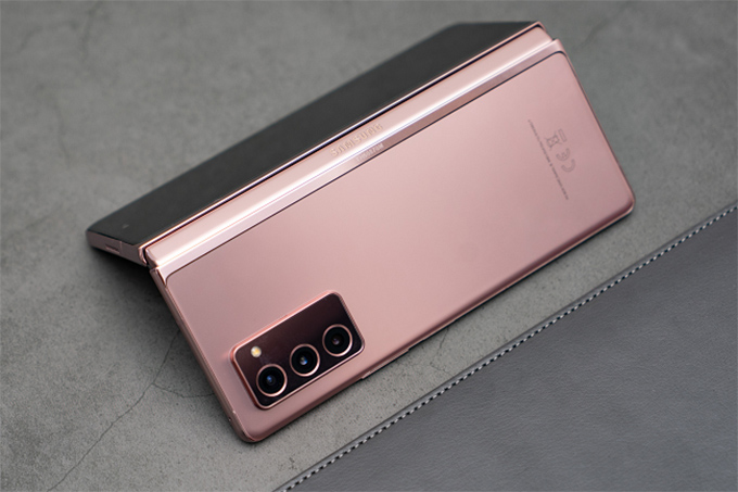 Mi Mix Fold và Galaxy Z Fold 2 sử dụng chung ngôn ngữ thiết kế