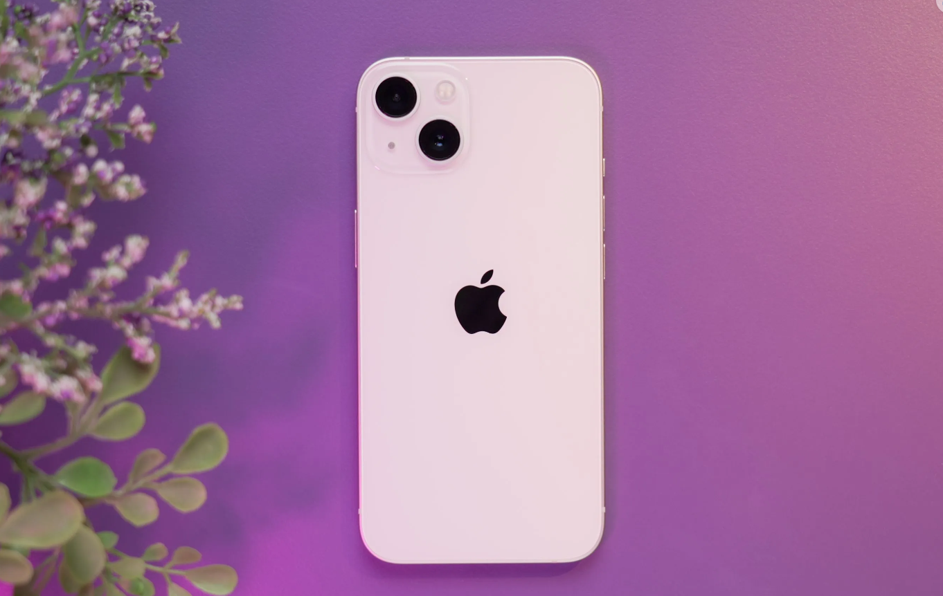 iPhone 13 512GB – Thiết kế đẹp mắt, cụm camera kép tân tiến