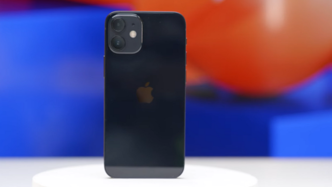 iPhone 12 Mini 64GB (Like New) nhỏ gọn, linh hoạt