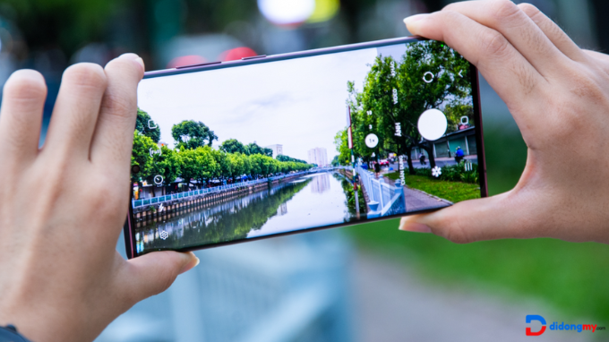 Chụp ảnh trên Galaxy S22 Ultra 5G 256GB ở mọi góc độ