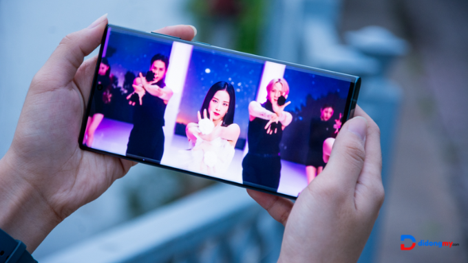 Galaxy S22 Ultra 5G 256GB giải trí và làm việc
