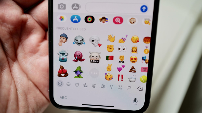 Tính năng ẩn trên iMessage để sáng tạo emoji