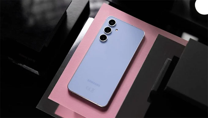 Samsung đã trang bị cho Galaxy S24 FE cụm 3 camera sau