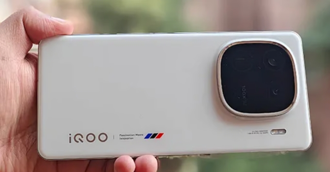 Top điện thoại sạc nhanh iQOO 13