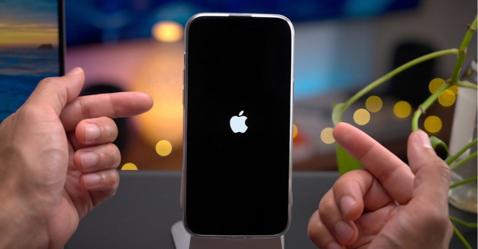 iPhone 16 Pro Max cũ khởi động