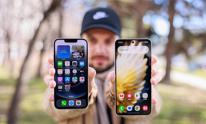 Màn hình iPhone 16e và Galaxy S24 FE