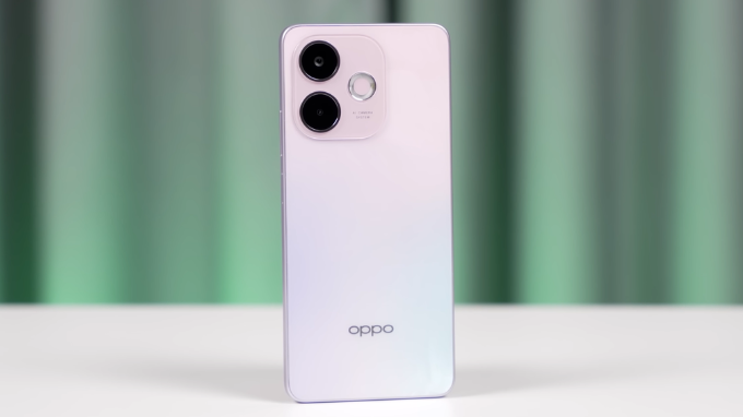 OPPO A5 Pro bền bỉ chuẩn quân đội, chống nước và pin lớn