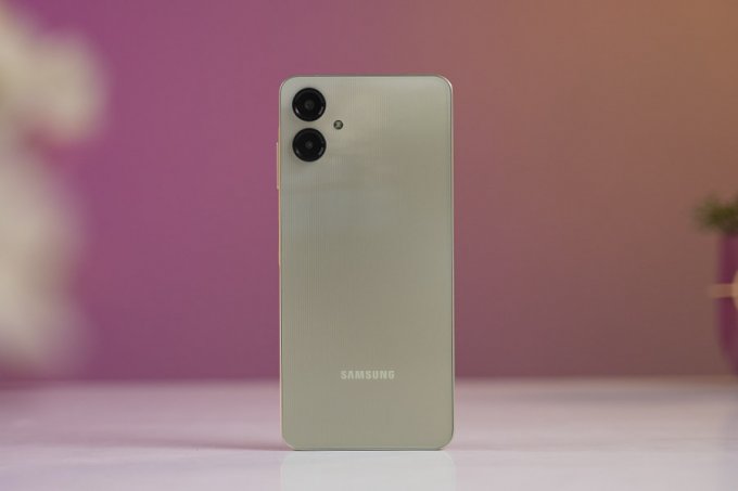 Galaxy A06 6GB/ 128GB mang ngôn ngữ thiết kế đặc trưng của dòng A