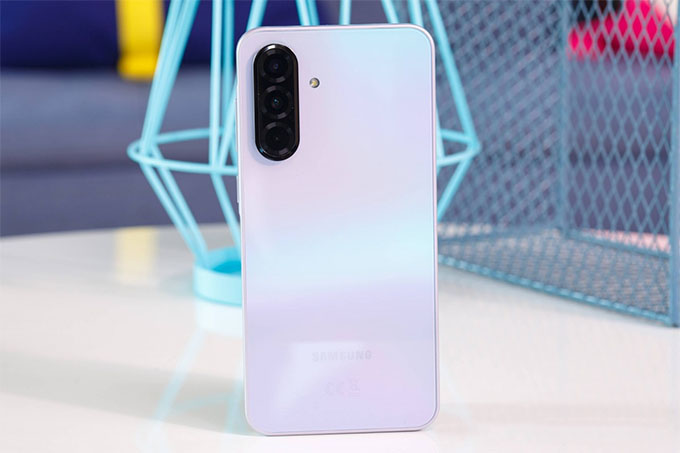 Galaxy A36 5G 128GB sở hữu thiết kế phẳng