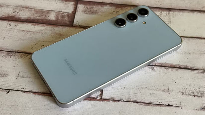 thiet-ke-galaxy-s24-fe-cao-cap-didongmy