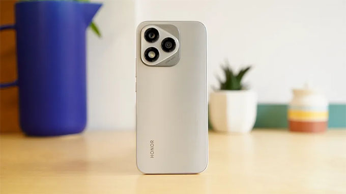 Thiết kế rõ ràng chịu ảnh hưởng của iPhone