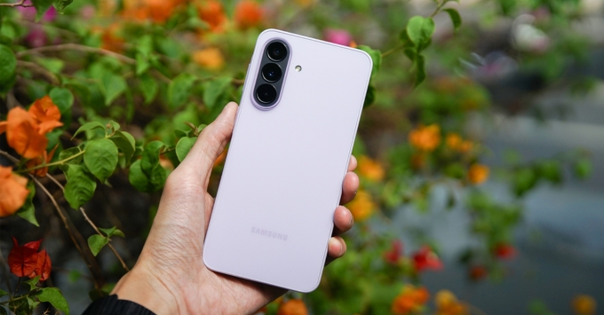 Samsung Galaxy A37 là lựa chọn lý tưởng cho người dùng tầm trung, đặc biệt là học sinh/sinh viên cần smartphone bền bỉ, hiệu năng ổn định và camera tốt.