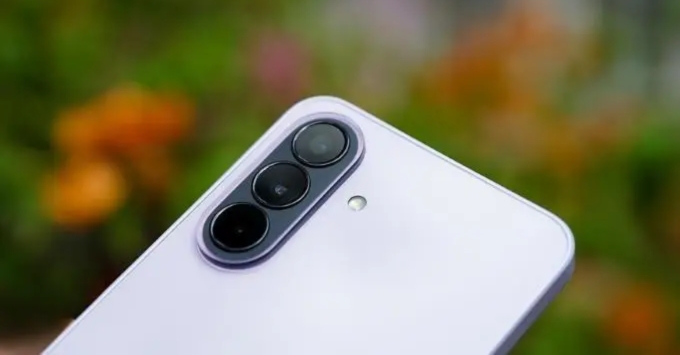 Samsung Galaxy A37 pin 5000mAh, sử dụng cả ngày dài, hỗ trợ sạc nhanh 25W