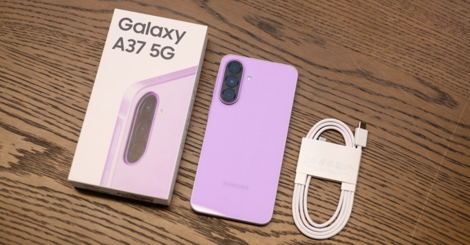Pin Samsung Galaxy A37 5G dung lượng 5000mAh cho thời gian sử dụng đến 2 ngày, hỗ trợ sạc nhanh 45W (Super Fast Charging 2.0) đạt khoảng 60% trong 30 phút