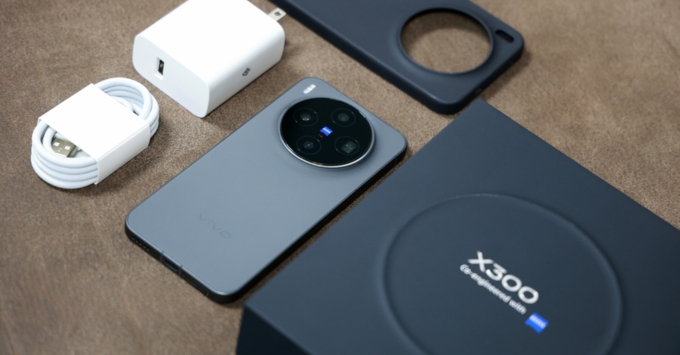 Vivo X300 thuộc Top điện thoại pin trên 6000mAh đáng mua nhất 2026