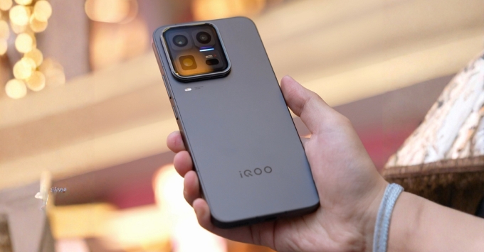 Vivo iQOO 15 Ultra là Top điện thoại Vivo cũ đáng mua nhất
