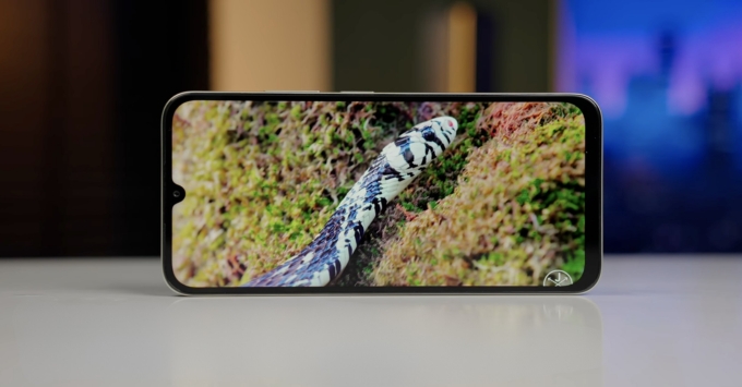 Redmi A7 Pro màn hình IPS LCD 6.7 inch, độ phân giải HD+, tần số quét 90Hz hiển thị mượt mà