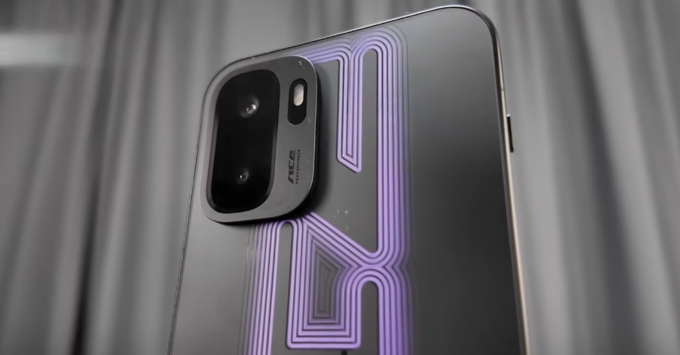 Thiết kế mặt lưng kính mờ họa tiết Metal Storm tinh tế cùng khung viền kim loại bo cong bo tròn chống nóng và chuẩn kháng nước IP69K của OnePlus Ace 6 Ultra