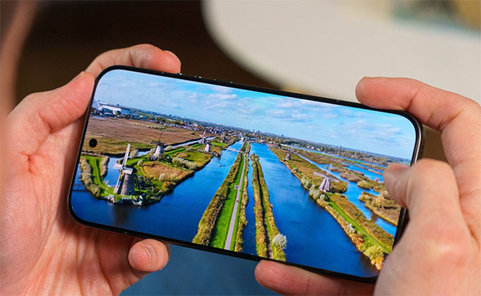 Oppo Find X9 Ultra vs Xiaomi 17 Ultra đều sở hữu màn hình AMOLED