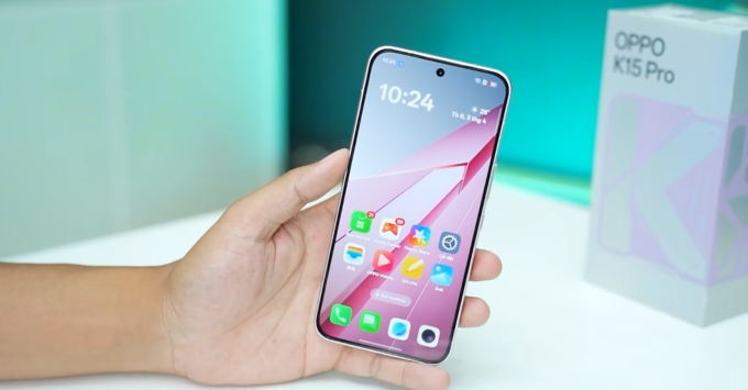 Oppo K15 Pro màn hình AMOLED 6.7 inch, độ phân giải Full HD+, tần số quét 120Hz hiển thị mượt mà