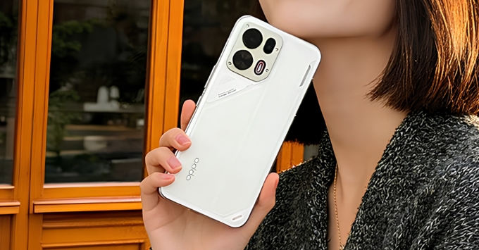 OPPO K15 Pro là smartphone hướng tới game thủ và người dùng trẻ đam mê công nghệ, những người ưu tiên hiệu năng cao và trải nghiệm chơi game mượt mà.