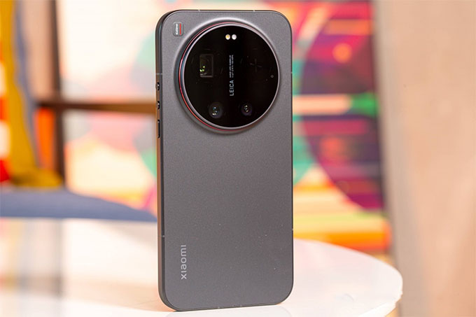  Xiaomi 17 Ultra chiếm ưu thế về kích thước và trọng lượng