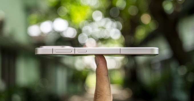 OnePlus 13T like new 99% mỏng 8.2mm, nặng 185g, thiết kế tối giản hiện đại