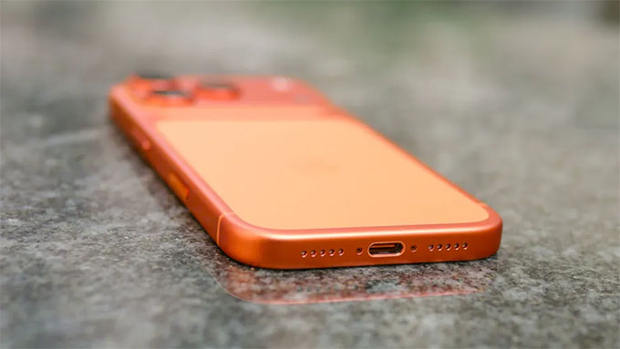 i iPhone 17 Pro Max chỉ đi kèm với sạc có dây 40W, sạc không dây MagSafe 25W