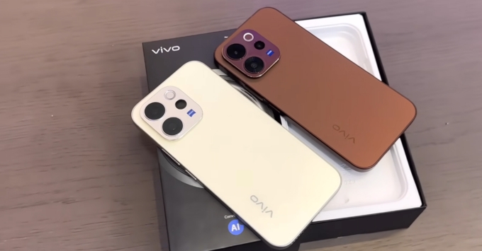 Điện thoại vivo V70 thiết kế mỏng nhẹ 7.4mm, mặt lưng kính cao cấp, khung viền sang trọng, chuẩn kháng nước bụi IP68 IP69
