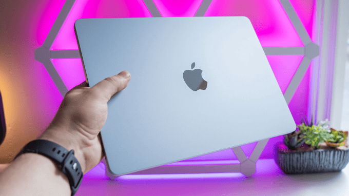 Thiết kế MacBook Air M5 siêu mỏng, bàn phím sang trọng