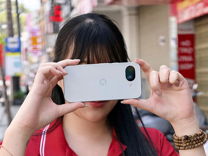 Nhìn thoáng qua, Pixel 10a gần như là “bản sao” của Pixel 9a