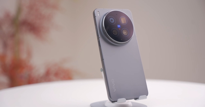 Việc mua vivo X300 Ultra cũ là lựa chọn tối ưu cho những người đam mê nhiếp ảnh di động, người dùng muốn trải nghiệm công nghệ đỉnh cao (Snapdragon 8 Elite, màn 144Hz, pin 6600mAh) với mức giá hợp lý hơn so với máy mới.